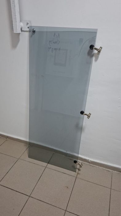 продам стеклянные двери для шкафа