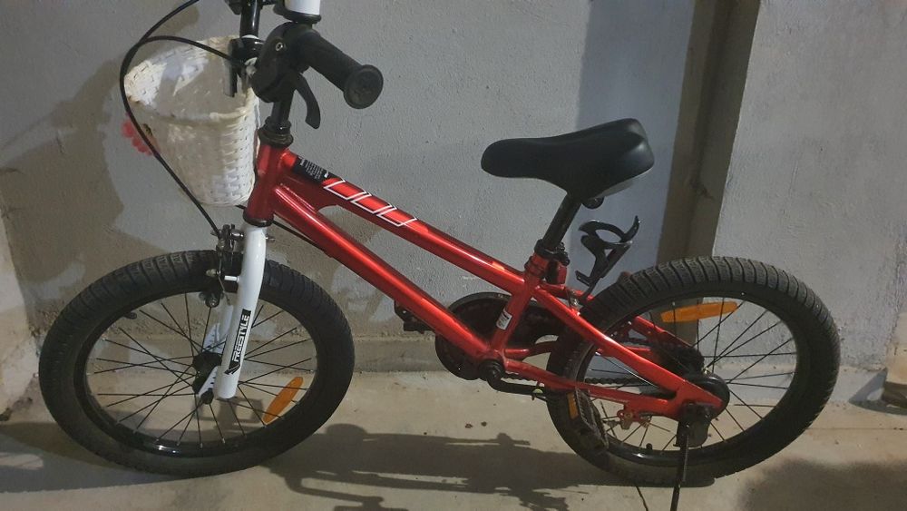 Bicicleta fetite Royal Baby FreeStyle, 18 inch, cu coș, putin folosita