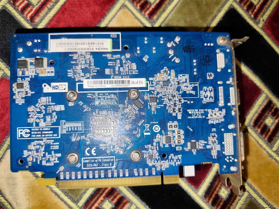 Placa video AMD Radeon HD 6670 1GB GDDR5 - HDMI / DVI / VGA