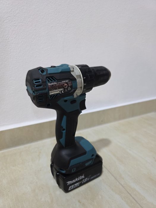 Autofiletanta masina de însurubat Makita DDF 484