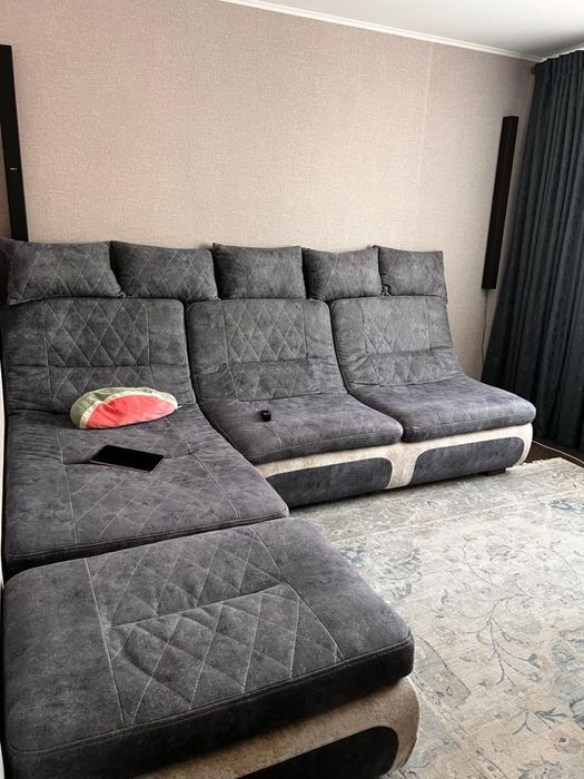 Продается 4-комнатная квартира.