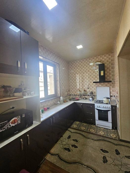 Продаётся квартира Мирабадский р-н Куйлюк массив 4 3/3/4