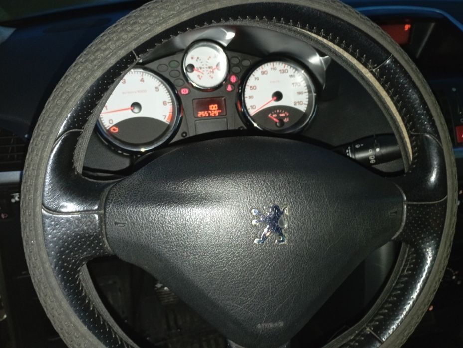 Vând Peugeot 207 SW , proprietar