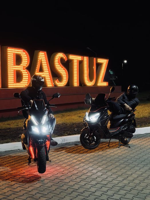 Maxi мопед скутер