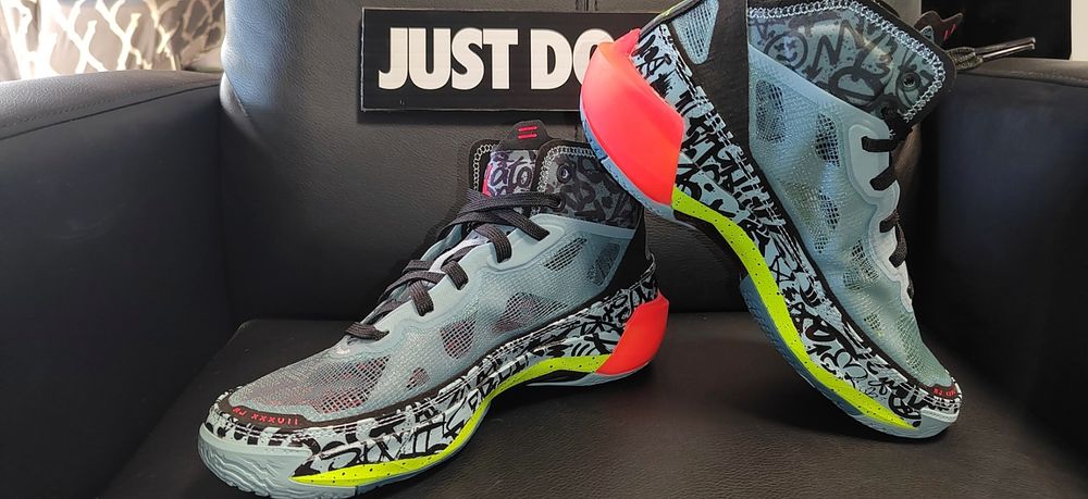 Nike Air Jordan XXXVII Satou, номер 37,5 и номер 38,5