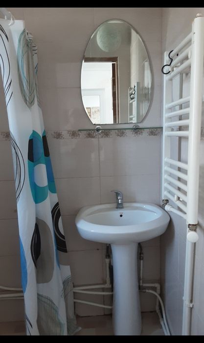 Inchiriez garsoniera, total mobilata si utilata, incalzire centr. Gaz