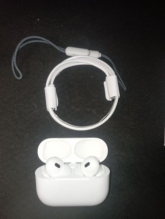 Airpods 2, Apple watch ultra 3