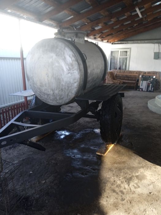 Прицеп с алюминиевой бочкой