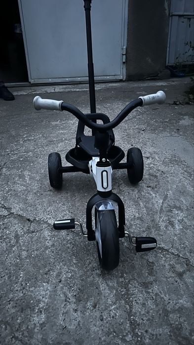 Tricicleta pentru copii