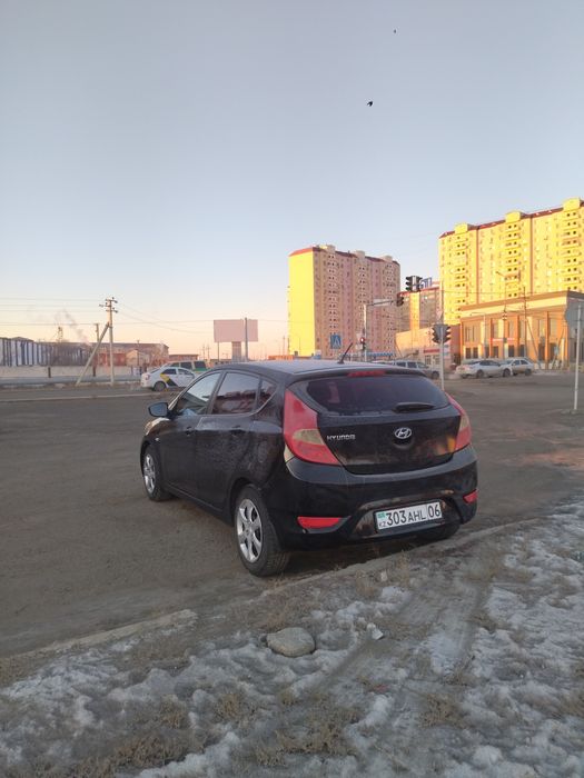 Хюндай акцент 2013г.в. об 1,4.