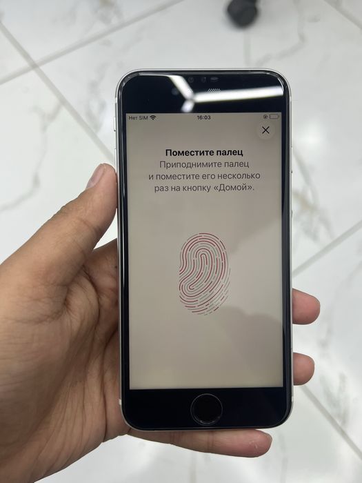 Iphone se 2020 64 gb ideal sostoyaniyada