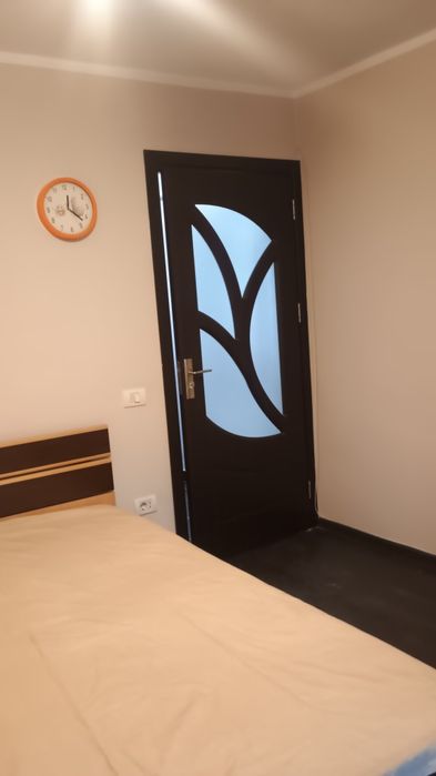 Închiriez apartament G.Enescu-Mobila