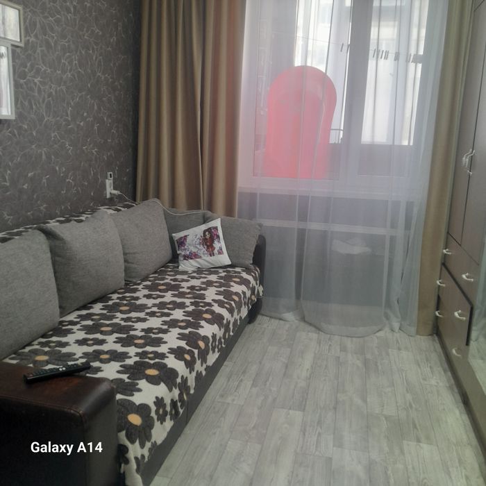 Сдам 2 х ком квартиру