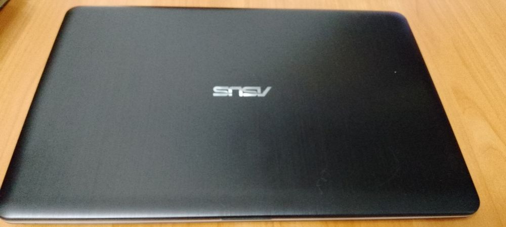 Ноутбук сатылады.  Asus