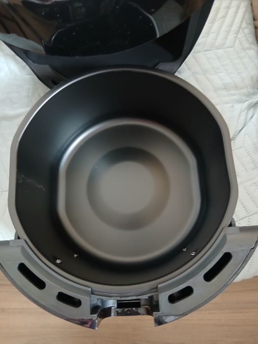 Фритюрник с горещ въздух