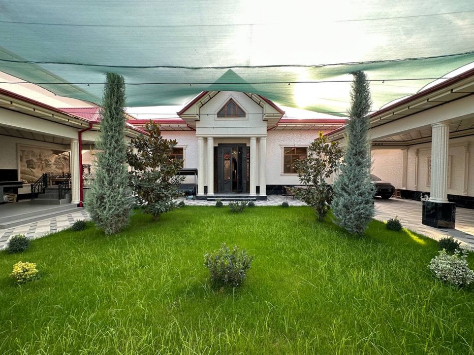 Участка сотилади. 7 хонали 1,5 каватли барча жихозлари билан.