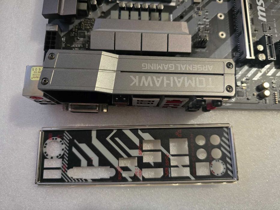 Placa de baza MSI Z370 TOMAHAWK Intel LGA 1151, Chipset Z370, ATX, DDR4 + I/O Shield