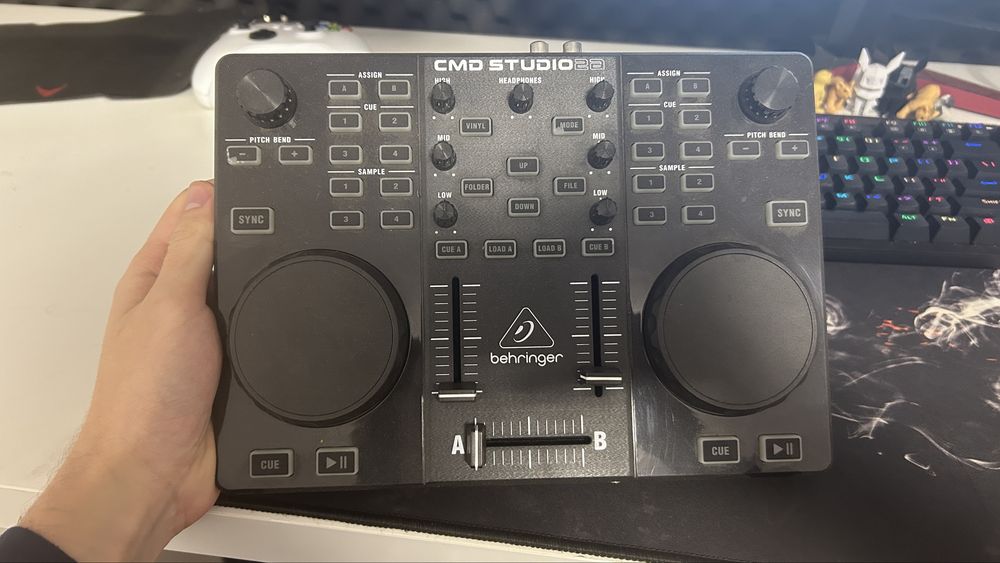 Behringer CMD Studio 2A