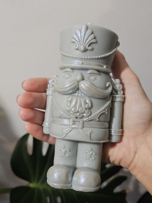 Set Cadou, Doua Lumanari Decorative de Craciun, Spargatorul de nuci