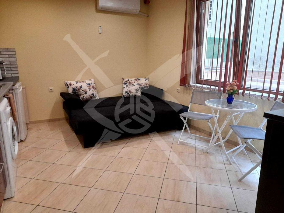 Дава се под наем Двустаен апартамент в Варна, Център - 40 кв.м за 450 € - Снимка #2