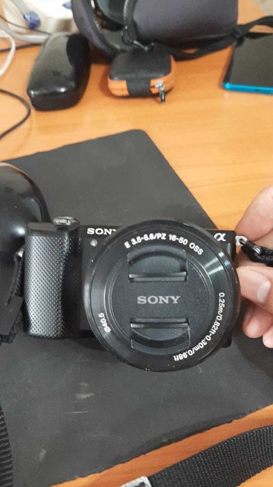 Sony Alpha 5000 (ILCE-5000)