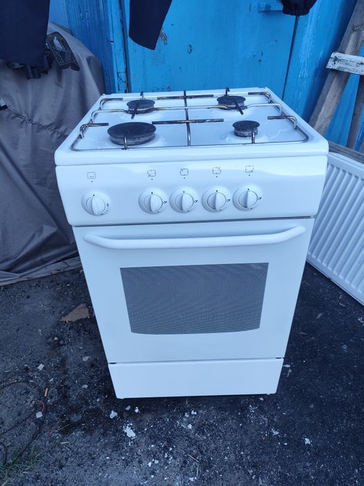 Продам газ плиту