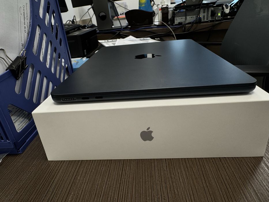 Macbook Air m2, с гарантией