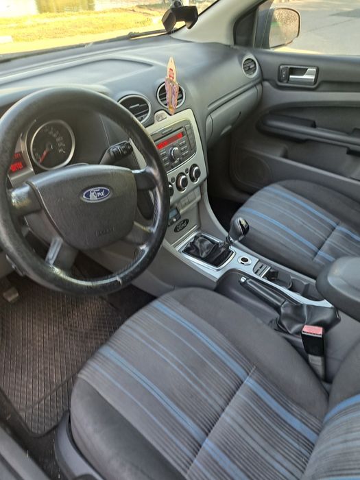 Ford focus  anul 2009 pentru piese