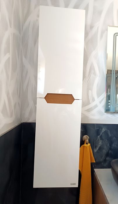 Колони шкафове за баня  Vicard