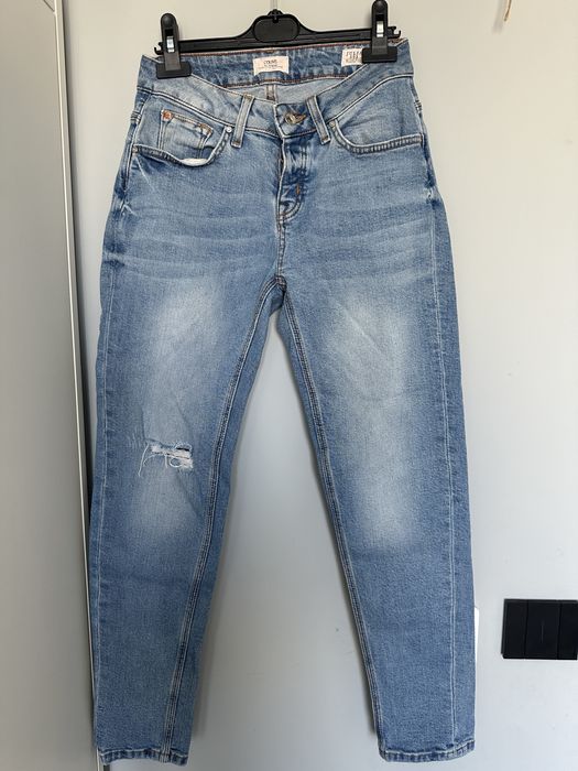 Blugi Colin’s model Julia