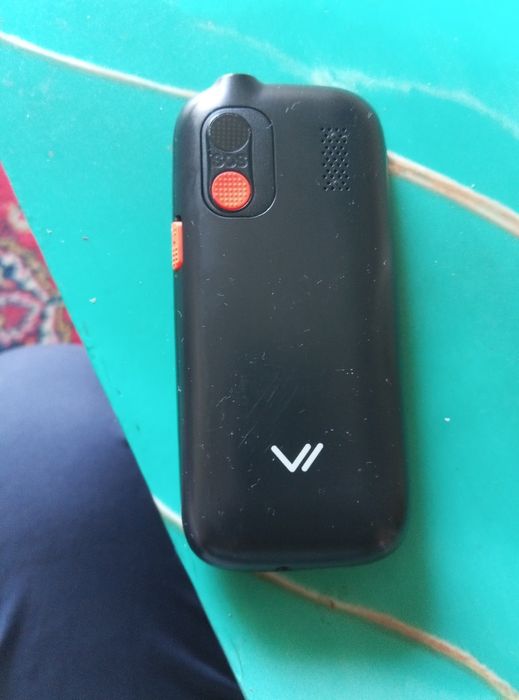 Продам телефон vertex.