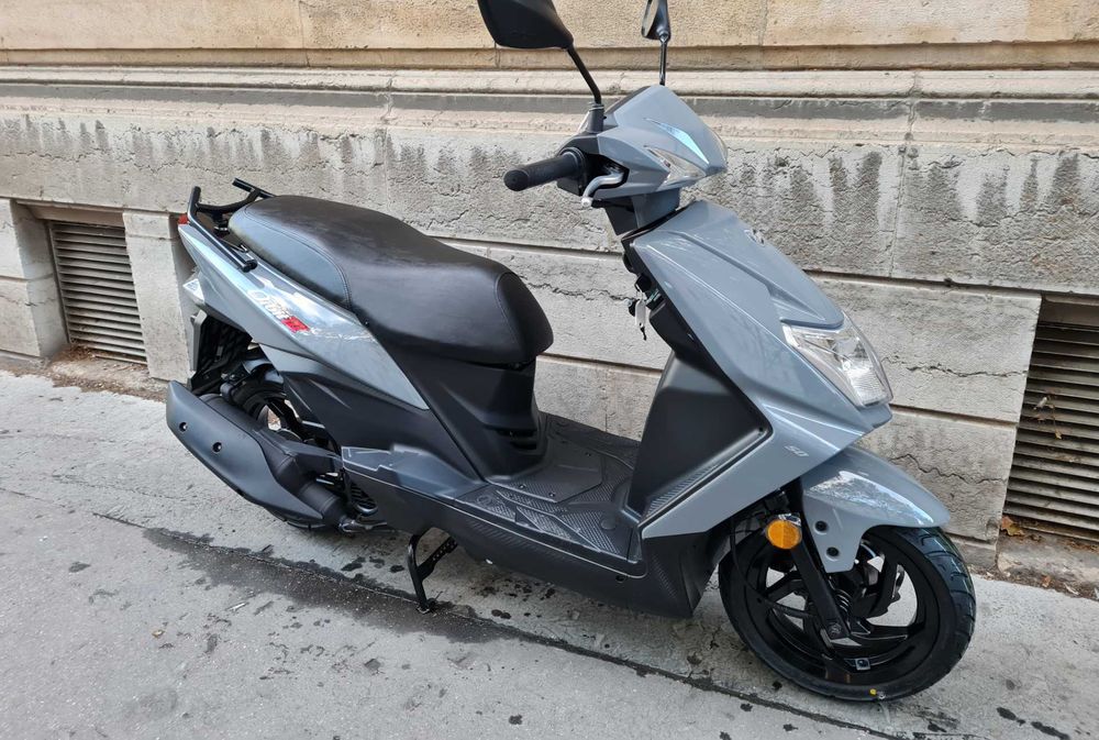 Inchiriere scuter - Rent a scooter Yamaha Sym Kymco Glovo Bolt Uber