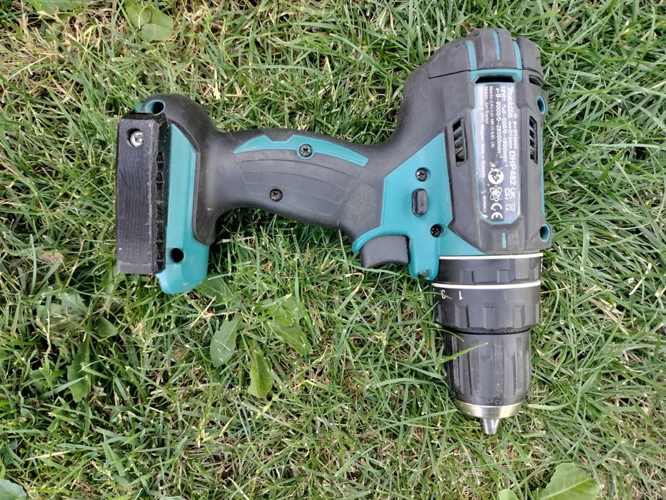 Makita dhp 482 defectă