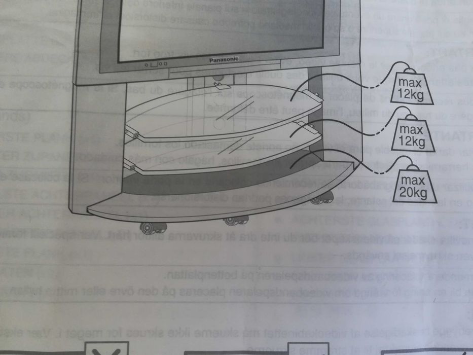 Поставка за телевизор с рафтове