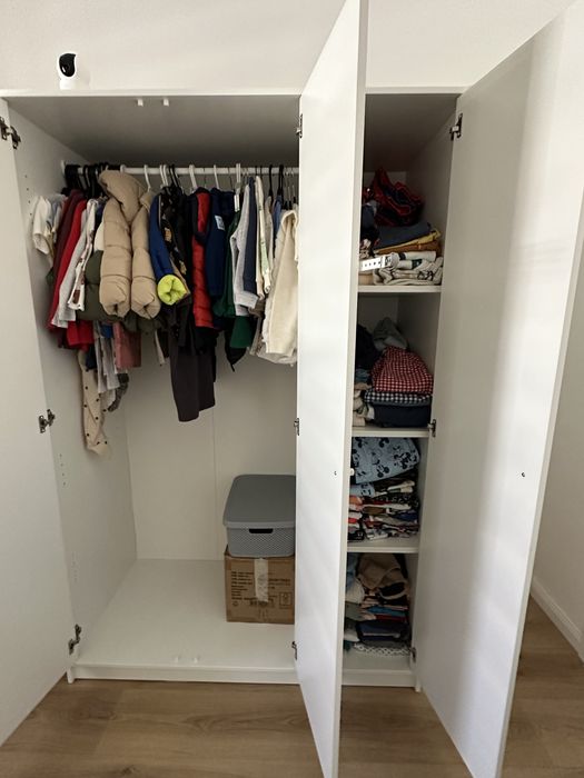 Vand 2 dulapuri camera copiii