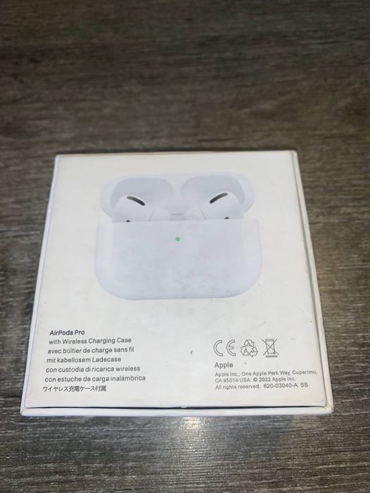 ПРОДАМ AirPods Pro