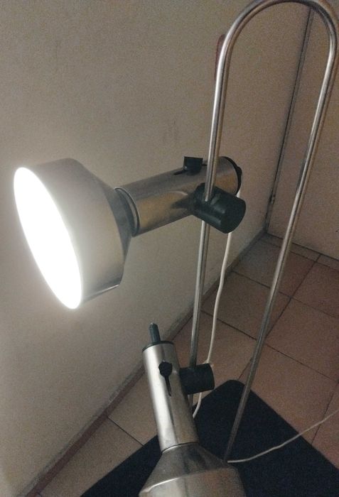 Винтидж метален подов прожектор