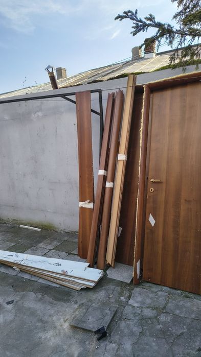 Uși de vânzare mai multe detalii la telefon