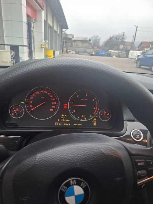 Vînd Bmw f11 530