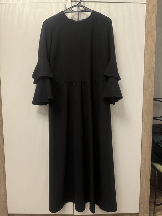 Платье чёрное размер М , 48