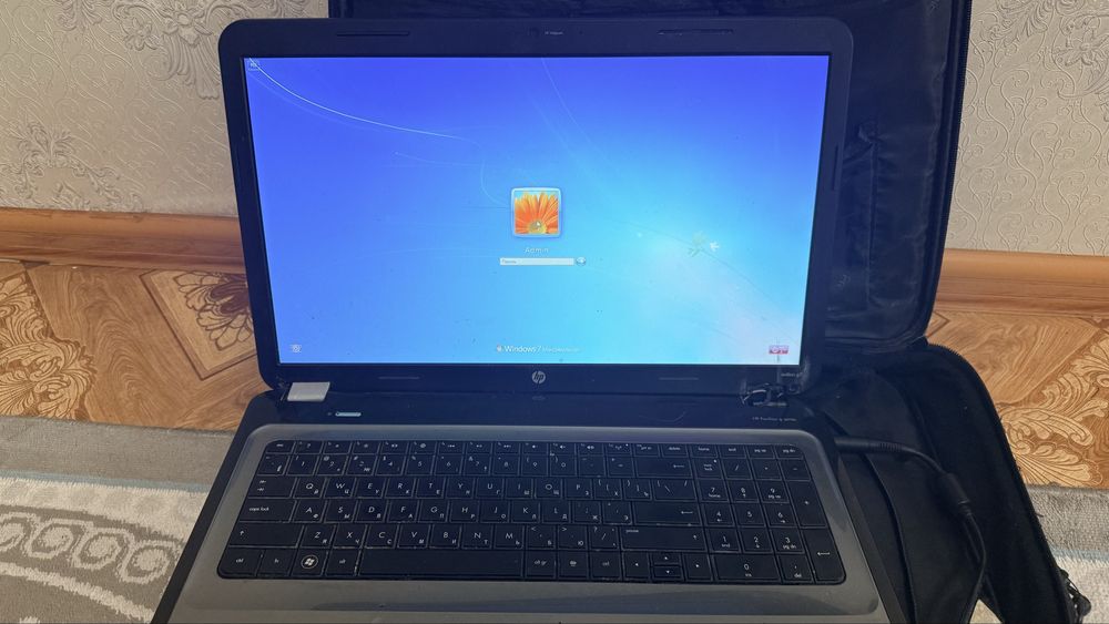 Продам 2 ноутбука HP Pavilion G7 с сумками.