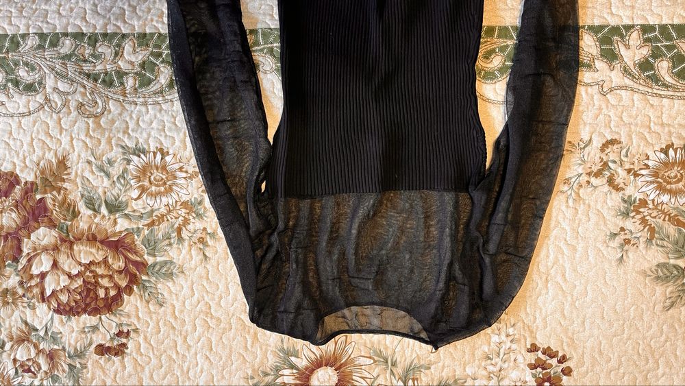 Кофта из легкой сетчатой матери