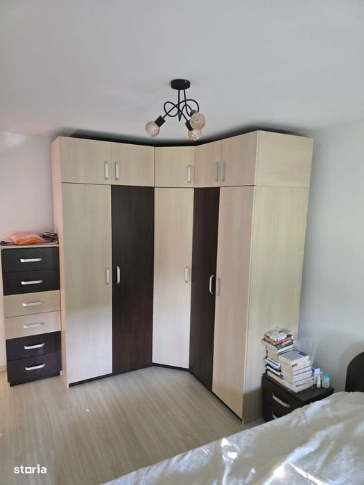 Zona  Favorit -Circumvalatiunii - Apartament 3 Camere  Spatios - Parte