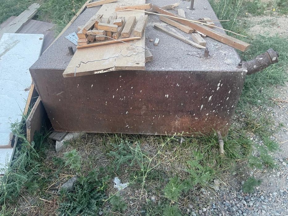 Бак для воды обьем 200 литров продам срочно