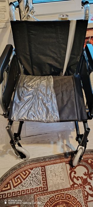 Продам инвалидную коляску новый коробке