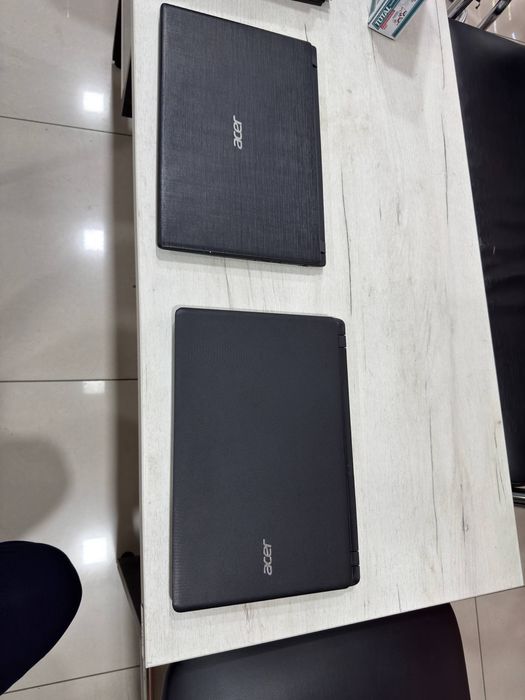 2 та ноутбукла сотилади