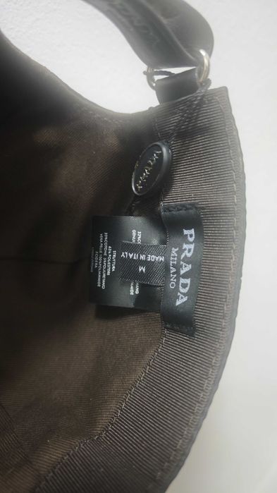 Оригинална шапка на Prada