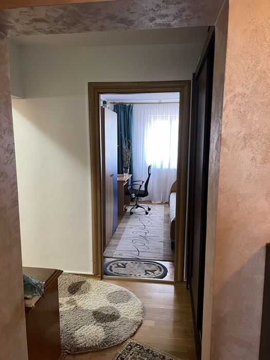 Proprietar, vand apartament cu 3 camere, langa piata Centrala