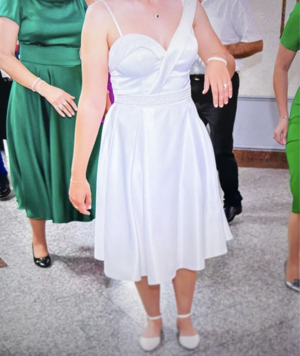 Rochita din tafta lejera si eleganta