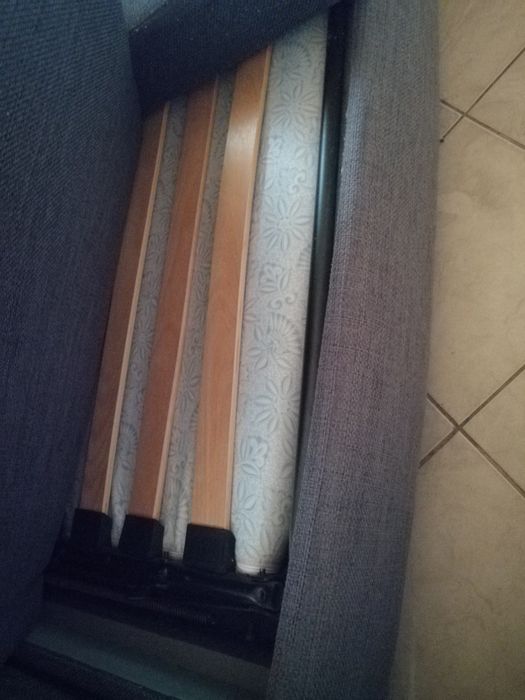 Продавам ъглов диван